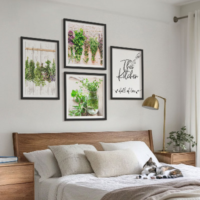 Galería de pared Plantas de hierbas para secar en la cocina