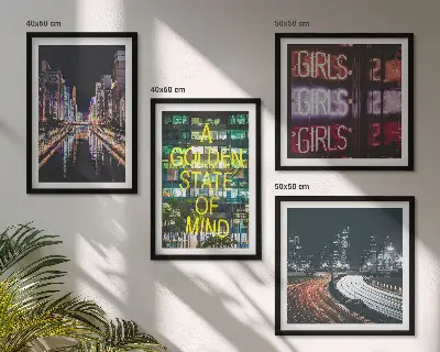 Set de 4 cuadros decorativos diseño de letreros de neón en la ciudad por la noche