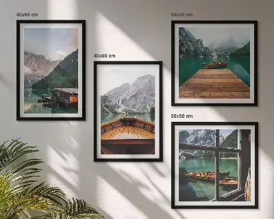 Galería de pared con paisajes de montaña cabañas y barcos