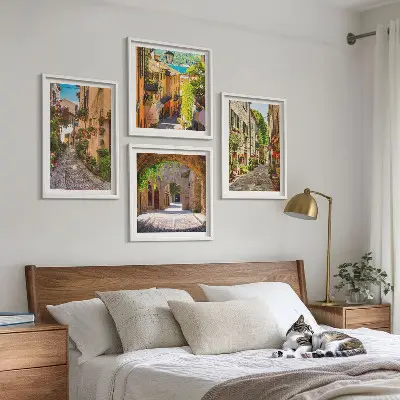 Set de cuadros modernos para salón con motivos de calles italianas, flores y arquitectura