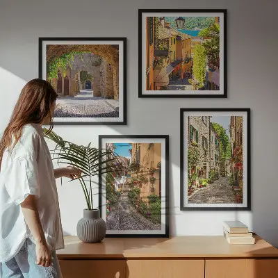 Set de cuadros modernos para salón con motivos de calles italianas, flores y arquitectura