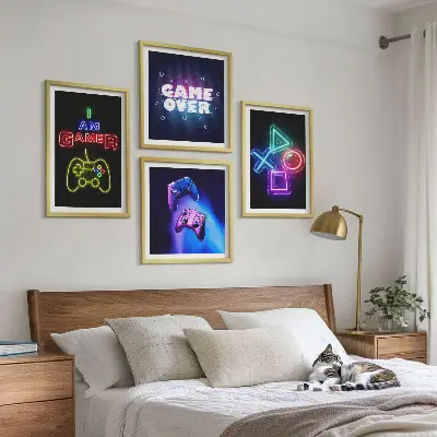 Set de cuadros modernos para salón diseño con mandos de videojuegos e iconos de jugador