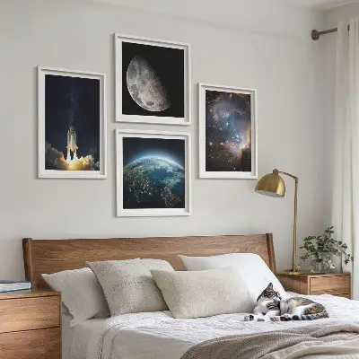 Set de cuadros modernos para salón con diseño de galaxia y cohete espacial en la Tierra