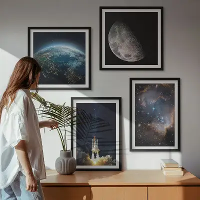 Set de cuadros modernos para salón con diseño de galaxia y cohete espacial en la Tierra