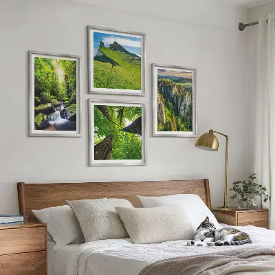 Set de 4 cuadros para salón con diseño de bosque y cascadas en las montañas verdes