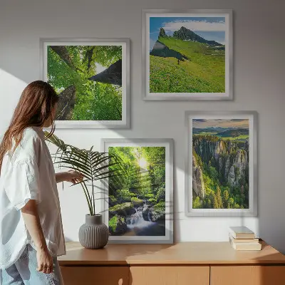 Set de 4 cuadros para salón con diseño de bosque y cascadas en las montañas verdes