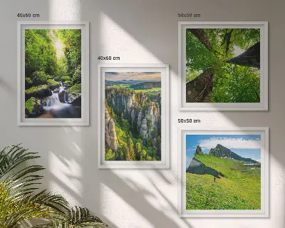 Set de 4 cuadros para salón con diseño de bosque y cascadas en las montañas verdes