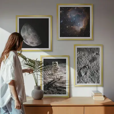 Galería de pared fotografía de astronauta sobre la superficie lunar