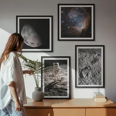 Galería de pared fotografía de astronauta sobre la superficie lunar