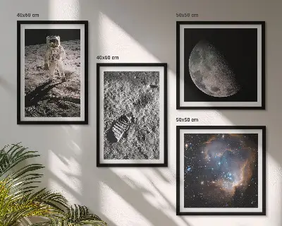 Galería de pared fotografía de astronauta sobre la superficie lunar
