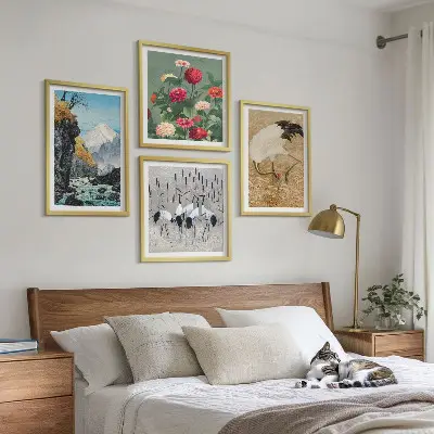 Set de 4 cuadros para salón con diseño de montañas, río, flores y grullas