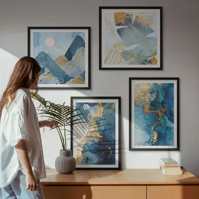 Galería de pared patrones de montañas azules con detalles dorados