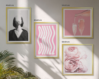Set de 4 cuadros para salón Retrato elegante con champán
