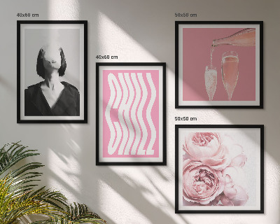 Set de 4 cuadros para salón Retrato elegante con champán
