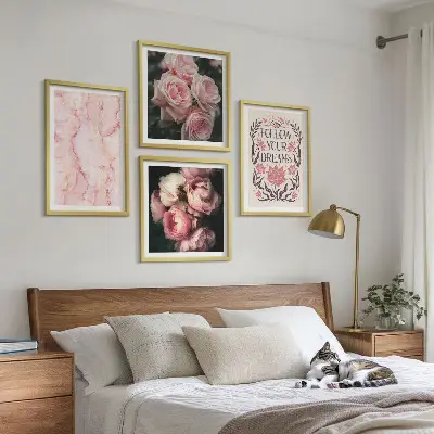 Galería de pared rosas antiguas con diseño de sueños de mármol