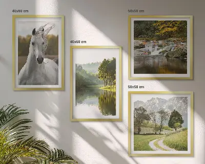 Set de 4 cuadros para salón con diseño de caballos blancos en un río natural
