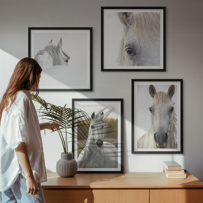 Set de 4 cuadros para salón caballos blancos