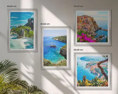 Set de cuadros modernos para salón con diseño de palmeras junto al mar y aguas azules