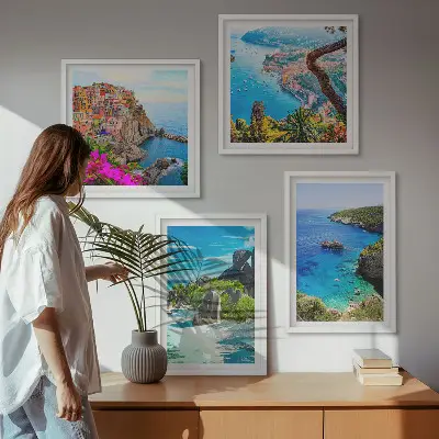 Set de cuadros modernos para salón con diseño de palmeras junto al mar y aguas azules