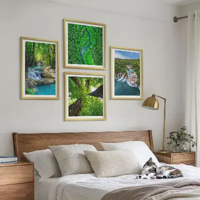Galería de pared cascadas de agua en un bosque verde