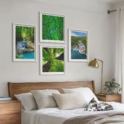 Galería de pared cascadas de agua en un bosque verde