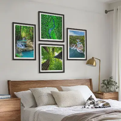 Galería de pared cascadas de agua en un bosque verde