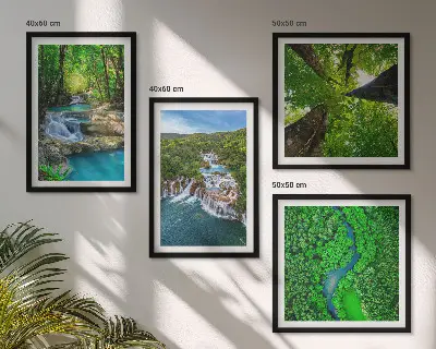Galería de pared cascadas de agua en un bosque verde
