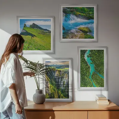 Set de cuadros modernos para salón con diseño de rocas de río y montañas verdes