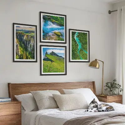 Set de cuadros modernos para salón con diseño de rocas de río y montañas verdes