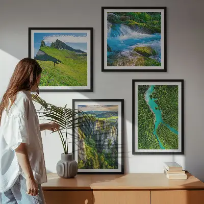 Set de cuadros modernos para salón con diseño de rocas de río y montañas verdes