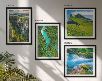 Set de cuadros modernos para salón con diseño de rocas de río y montañas verdes