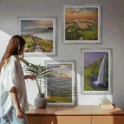 Galería de pared con motivos de montañas, ríos y cascadas