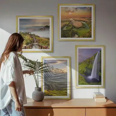 Galería de pared con motivos de montañas, ríos y cascadas