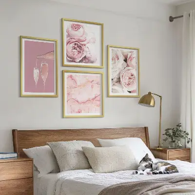 Set de cuadros modernos para salón diseño de rosas champán en mármol pastel