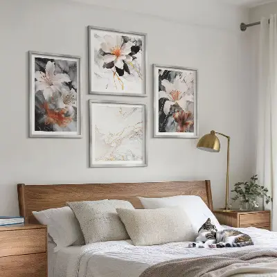 Galería de pared diseño de flores con efecto de mármol en blanco y negro