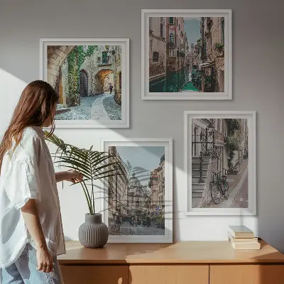 Set de 4 cuadros para salón con diseño de calles venecianas y arquitectura acuática