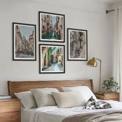 Set de 4 cuadros para salón con diseño de calles venecianas y arquitectura acuática