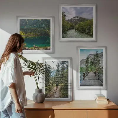 Galería de pared con motivos de montañas, lagos, bosques y senderos