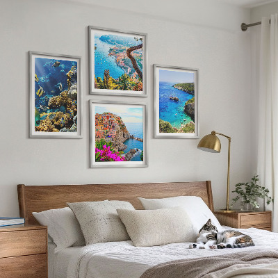 Set de 4 cuadros para salón Vistas al mar, casas coloridas