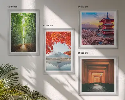 Galería de pared bosque de bambú con puerta torii en Japón