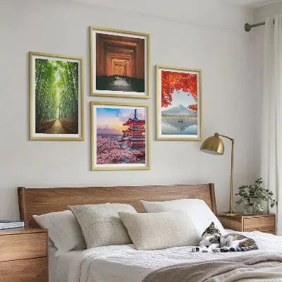 Galería de pared bosque de bambú con puerta torii en Japón