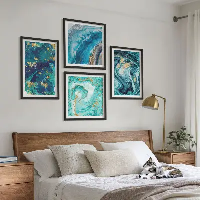Galería de pared con cuadros de pintura abstracta decorativa