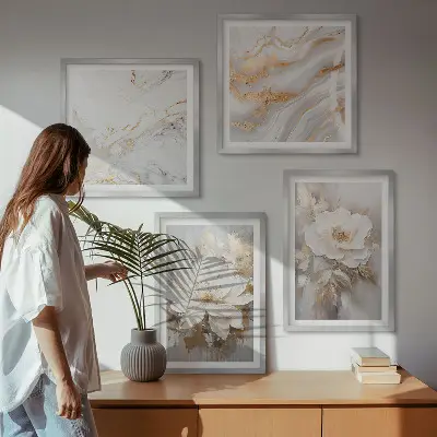 Set de cuadros modernos para salón con diseño de flores sobre fondo de mármol