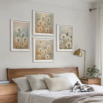 Galería de pared con flores de diente de león en tonos pastel