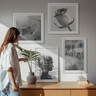 Set de 4 cuadros para salón Retrato de una mujer entre la niebla del bosque