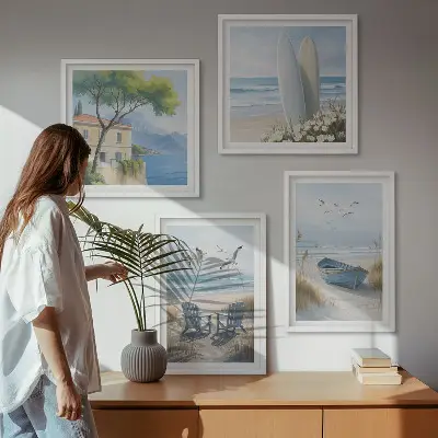 Galería de pared con diseño de tablas de surf, barco y pájaros en la playa