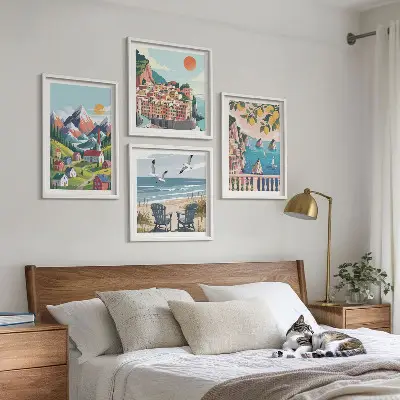 Set de 4 cuadros decorativos para salón con montañas coloridas y ciudades costeras