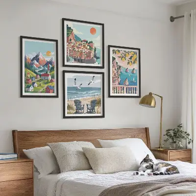 Set de 4 cuadros decorativos para salón con montañas coloridas y ciudades costeras