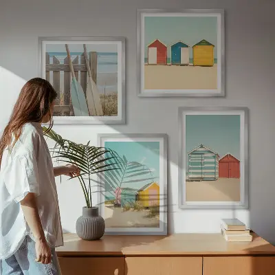 Galería de pared de casas coloridas en la playa con sol