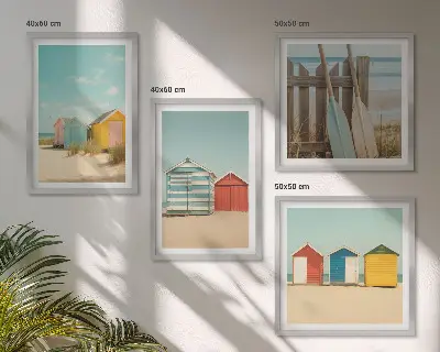 Galería de pared de casas coloridas en la playa con sol